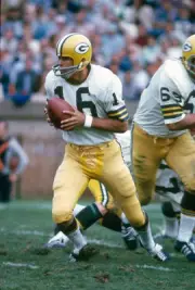 Scott Hunter Green Bay Packers in action v the New York Giants- 1973 Old Photo 1
