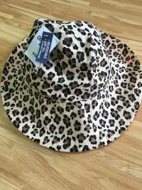 在飛比找蝦皮購物優惠-OshKosh 女童豹紋遮陽帽 4-6x