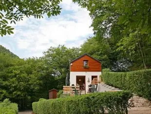 Cottage with a terrace and a magnificent view of the valley