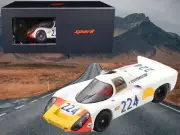 Spark 1/18 Model Car #224 Vic Elford Porsche 907 with Acrylic Display Case