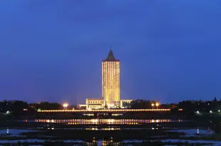 沂水龍岡大酒店Longgang Hotel