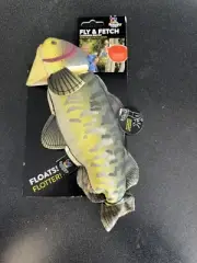 NEW Spunky Pup Fly & Fetch Fish Bass Dog Toy Floats
