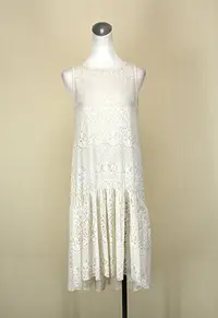 在飛比找Yahoo!奇摩拍賣優惠-貞新二手衣 韓 米白雕花圓領無袖蕾絲棉質洋裝F號(38168