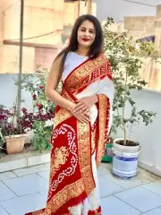 Attractive Women's Traditional Beautiful Heavy Chex Art Silk Saree With Blouse