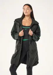 MID-LENGTH MAN DOWN JACKET IN CAVIAR & KELLY GREEN, L