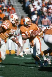 Gary Huff Tampa Bay Buccaneers drops back to pass v the Atlanta Fa- Old Photo 6