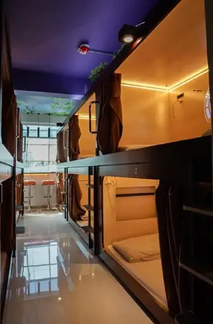 SNOOZE膠囊酒店SNOOZE Capsule Hotel