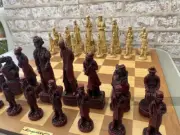 Sherlock Holmes Berkeley Chess Set with 6 inch King - Cream and Red (UK)