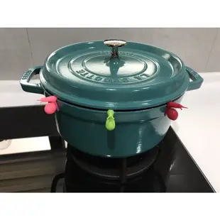 鑄鐵鍋 鍋夾，鍋牛矽膠茶包掛 (一組六個 不挑色) Staub史大伯 、LE CREUSET‼️蝦皮代開發票‼️