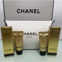在飛比找蝦皮購物優惠-(全新)Chanel香奈兒 奢華晶燦賦活粉底精萃 5ml+奢