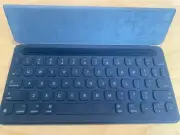 Apple A1829 Smart Keyboard Folio Case iPad 7 8 9 Pro 10.5" QWERTY INTERNATIONAL