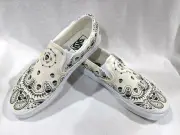 Vans Women's Classic Bandana Skulls Off-White/Black Slip On Shoes - Size 9.5 NWB