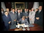 John F Kennedy Signs Nuclear Test Ban Treaty PHOTO, Atomic Bomb 1963