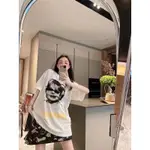 Y2 STYLE▪️圓領女孩馬賽克圖案印花短袖T-SHIRT▪️Y2STYLE歐美設計款寬鬆韓版個性中大尺碼YY