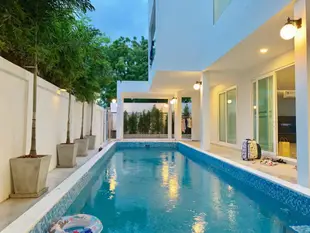 中天海灘的5臥室 - 550平方公尺/6間專用衛浴Pattaya modern 5bedroom villa