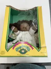 NIB RARE 1985 GLYNIS SISSY CABBAGE PATCH KID W/ BIRTH CERT. + ADOPTION PAPERS