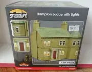 SceneCraft by Bachmann 44-0084 OO Gauge Hampton Lodge With lights NEW
