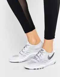 在飛比找旋轉拍賣優惠-【歐洲站】Nike Training Free TR Foc