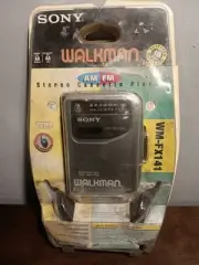 Vintage SONY WALKMAN AM/FM Stereo Cassette Player Radio WM-FX141