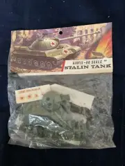 AIRFIX HO/OO SCALE STALIN TANK SERIES 1 SCALE MODEL Kit 7995