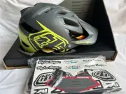 Troy Lee Designs A1 Classic MIPS Mountain Bike Helmet Gray / Yellow Size Small