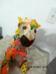 MARIANNE of MAUI HAWAIIAN QUILTED YOYO GIRAFFE