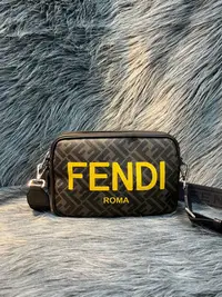 在飛比找Yahoo!奇摩拍賣優惠-FENDI FF logo 老花 字紋 芬迪 7M0286 