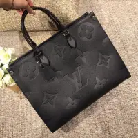 在飛比找蝦皮購物優惠-二手 LV LOUIS VUITTON 黑色老花手提包 M4