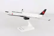 Skymarks SKR981 Air Canada Airbus A330-300 Desk Top Display Model 1/200 Airplane