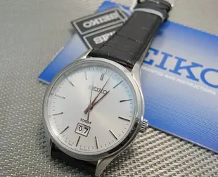 SEIKO WATCH 精工不鏽鋼材質大日曆視窗紳士石英皮帶腕錶 型號：SUR019P2【神梭鐘錶】