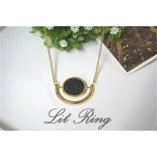 【Lit Ring】圓形松石項鍊。幾何 鏤空半圓形 鑲嵌黑色 白色 寶石 墜子 短項鍊 鎖骨鍊 毛衣鍊 飾品