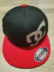 New DC SHOES Sports Skate Apparel Black & Red Hammering Flex-Fit L/XL Hat