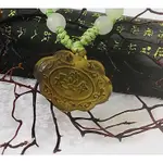 [DISK水晶][長命富貴]天然緬甸琥珀 金藍珀 如意平安鎖雕墜(14X21X7MM)HV-05