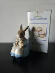 Beatrix Potter Royal Albert - P2543 Mrs Rabbit And Bunnies