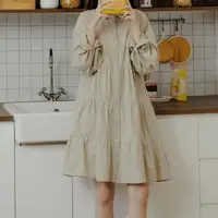在飛比找momo購物網優惠-【Queenshop】女裝 長袖翻領素面造型蛋糕短洋裝 三色