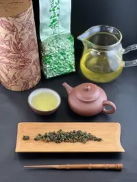 在飛比找Yahoo!奇摩拍賣優惠-《宜壺閣手採高山茶葉》梨山烏龍茶，一包(四兩) $949