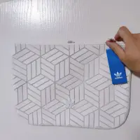 在飛比找蝦皮購物優惠-Adidas 愛迪達三宅一生聯名款 3D菱形品平板包