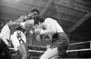 Cornelius Boza Edwards With A Right Jab v Bobby Chacon 1983 Old Boxing Photo