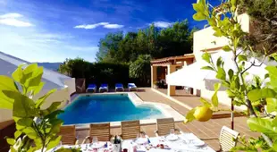 Villa blue Lagoon with breakfast and pool