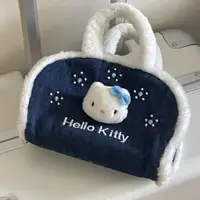 在飛比找蝦皮購物優惠-現貨 hello kitty包包 防水側背包 絨毛托特包 斜