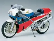 Tamiya - Honda VFR750R Motorcycle Plastic Model Kit