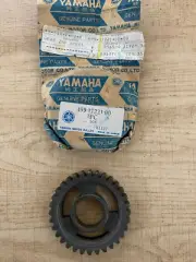 NOS 1975 Yamaha MX400 Part # 499-17221-00-00 2nd Gear Wheel 32T - NOS - NEW