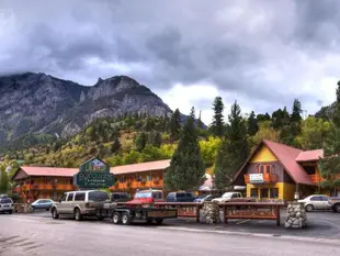 Box Canyon Lodge and Hot Springs