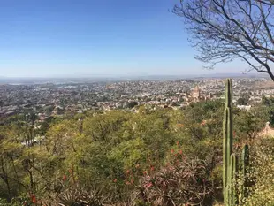 埃爾扎古安藝術旅館