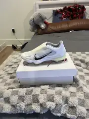 Mike Trout cleats 8.5