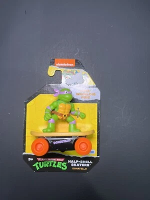 Teenage Mutant Ninja Turtles Half- Shell Skaters: Donatello TMNT