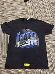 NEW MITCHELL AND NESS COLLEGE VAULT KENTUCKY TEE SHIRT LARGE PROTOTYPE
