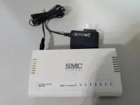 在飛比找Yahoo!奇摩拍賣優惠-SMC SMCFS8 8 port 10/100 switc