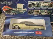 Sun Star 1955 Pontiac Star Chief Convertible Platinum Collection 1:18