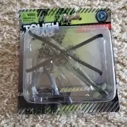 Tough Gears Tailwinds Boeing Military Green AH-64 Apache Die Cast Model Maisto